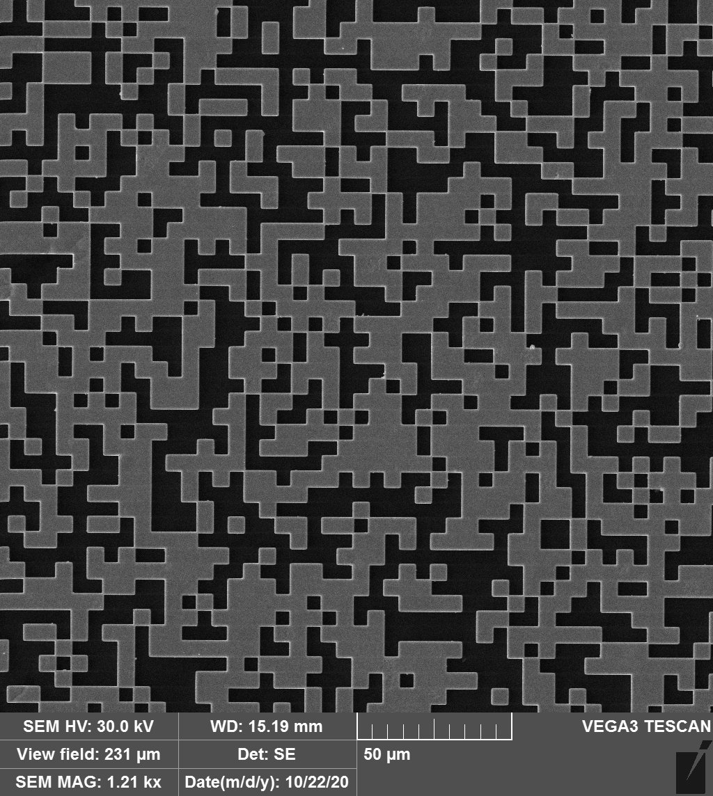 Figure 2: SEM image of a coded mask for CMMI, 5 µm code size and 2.5 µm thick Au structures